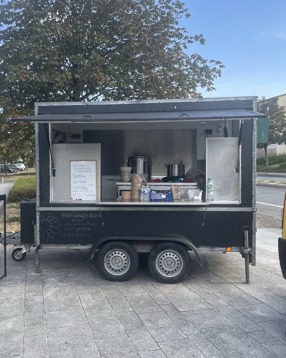 Le camion The Lunch Box, volet ouvert